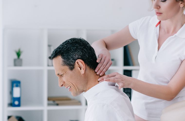 Should I See a Chiropractor or Physiotherapist for Neck Pain? -  Physiotherapist Brisbane City, Physio Therapy